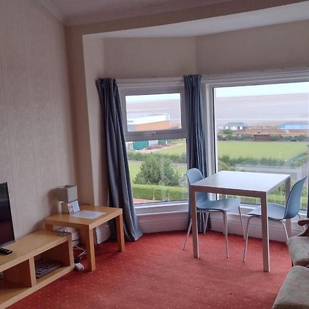 The Kathrene Second Floor Sea View Apartment Fleetwood Bagian luar foto