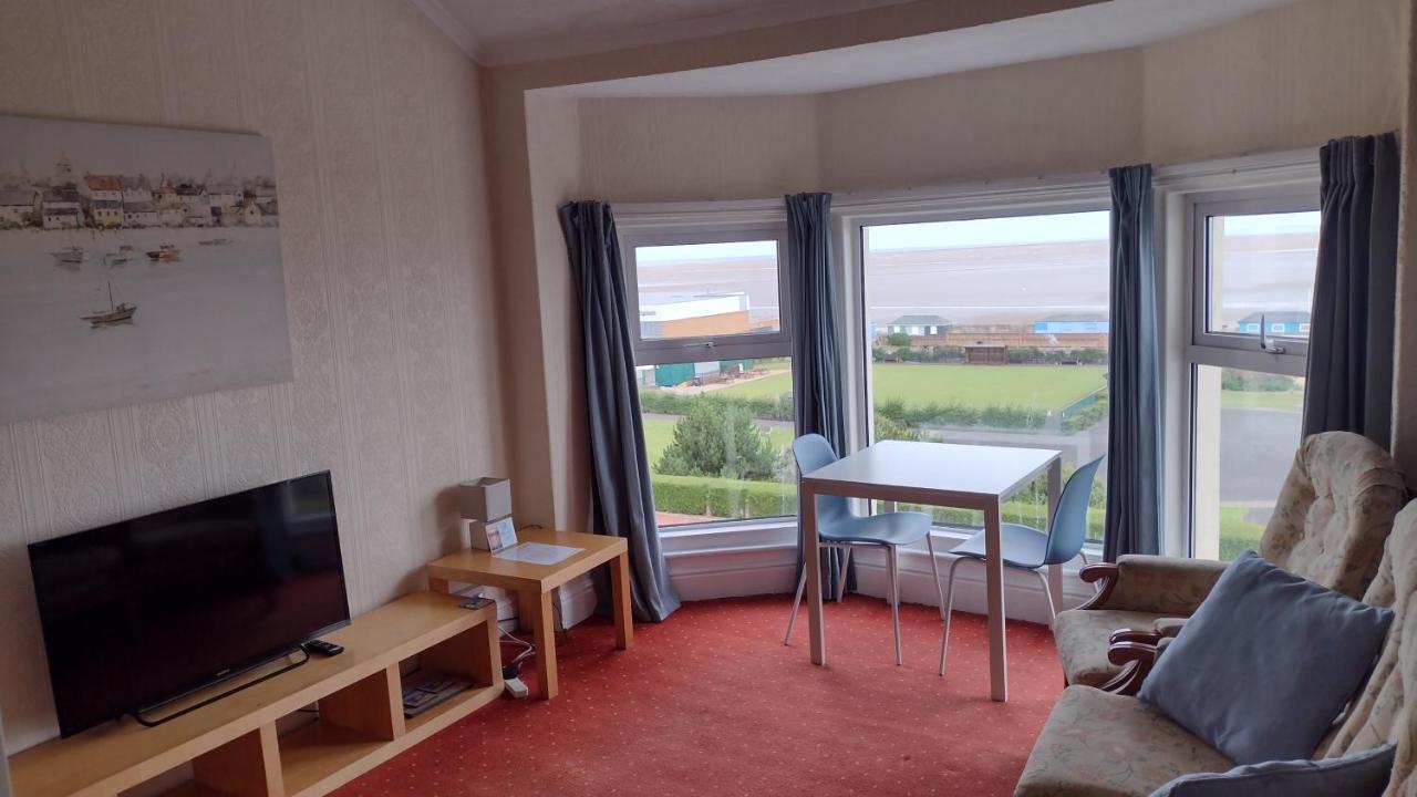 The Kathrene Second Floor Sea View Apartment Fleetwood Bagian luar foto