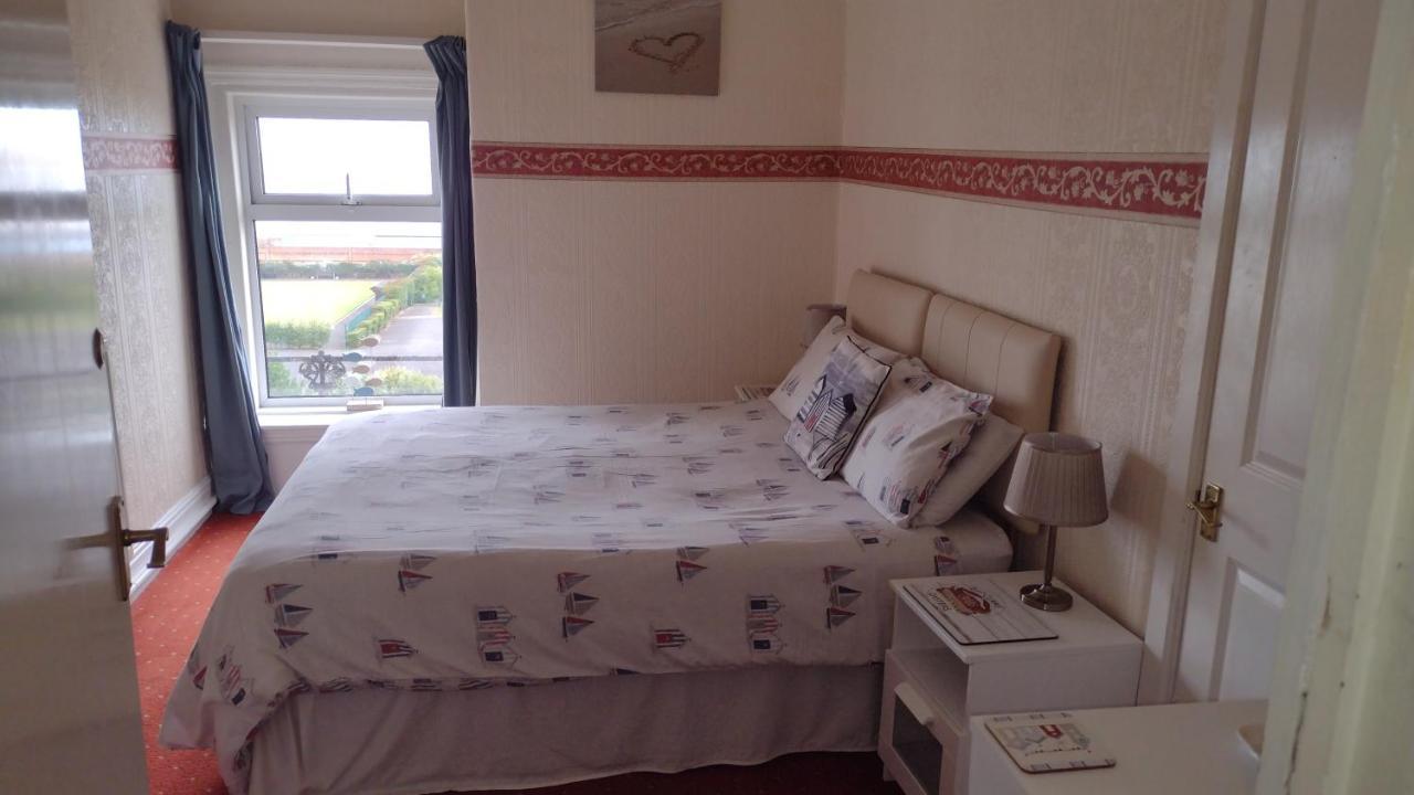 The Kathrene Second Floor Sea View Apartment Fleetwood Bagian luar foto