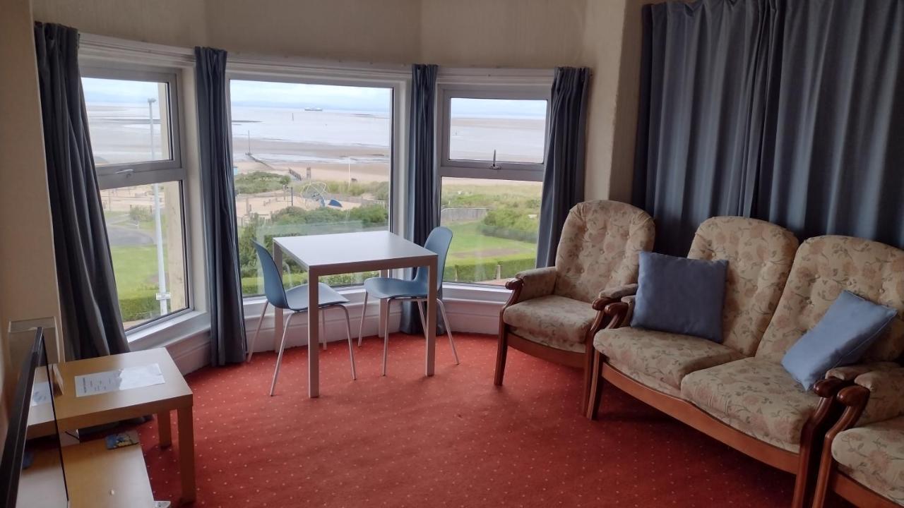 The Kathrene Second Floor Sea View Apartment Fleetwood Bagian luar foto